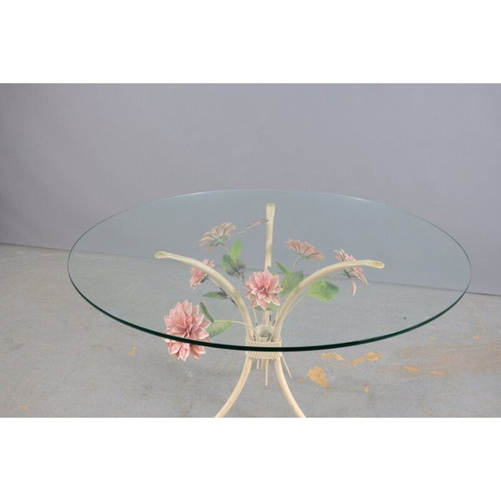 Image 1 of Table d'appoint vintage en métal blanc avec fleurs, Allemagne 1970