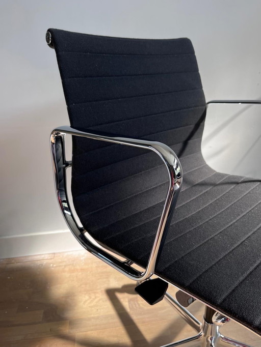 Vitra Ea 117 Chaise de bureau de Charles & Ray Eames