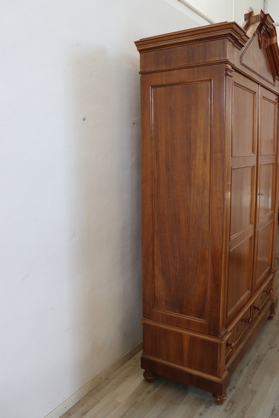 Image 1 of Armoire ancienne en bois, 19ème siècle