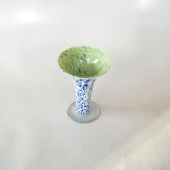 Image 1 of Vase Chalice modèle avec points bleus 1989