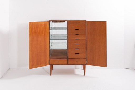 Spectaculaire armoire moderne scandinave des années 1960