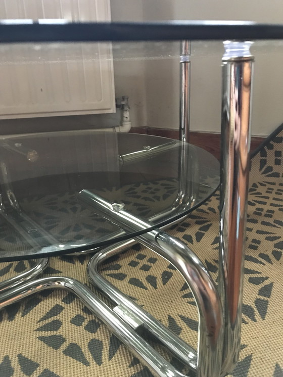 Image 1 of Table basse design en chrome