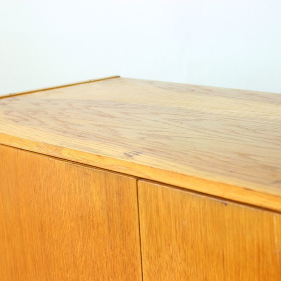 Image 1 of Buffet vintage U 450 en bois de chêne par Jiri Jiroutek pour Interier Praha, Tchécoslovaquie années 1960