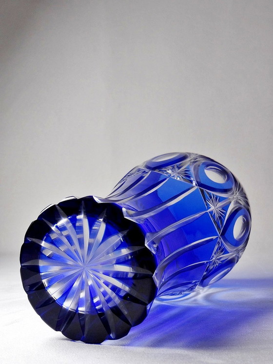 Image 1 of Vase Cristal De Bohème Doublé Cobalt Taillé Vintage/Ancien