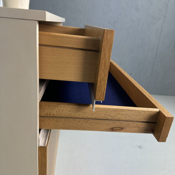 Image 1 of Commode vintage en bois avec abattant