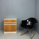 Commode vintage en bois avec abattant