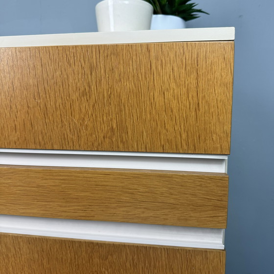 Image 1 of Commode vintage en bois avec abattant