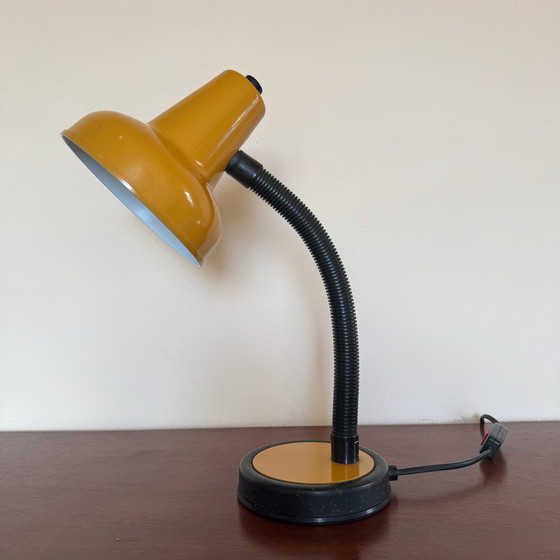 Image 1 of Lampe De Bureau Veneta Lumi Jaune Années 80