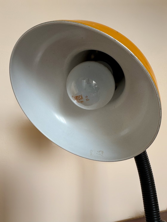 Image 1 of Lampe De Bureau Veneta Lumi Jaune Années 80