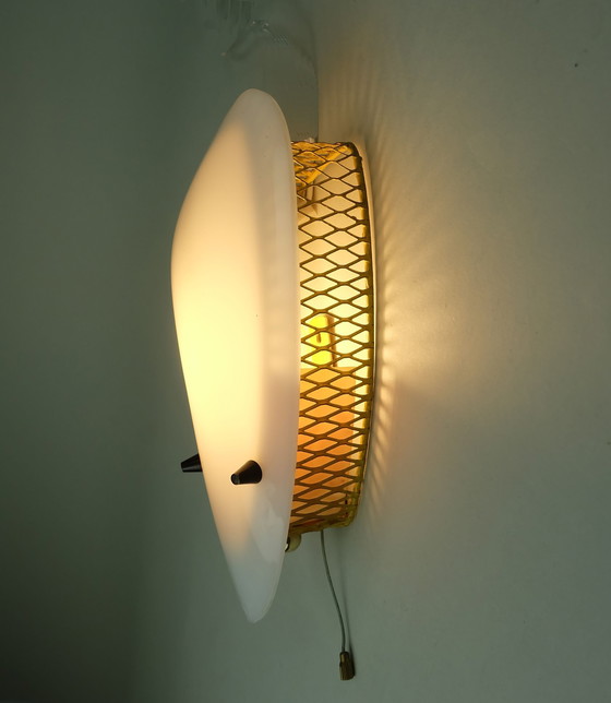 Image 1 of Lampe d'applique 1950S Tele Ambiance Metal Mesh With White Acrylic Shade