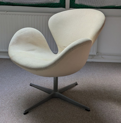 Fauteuil Swan 3320 de Fritz Hansen remis à neuf