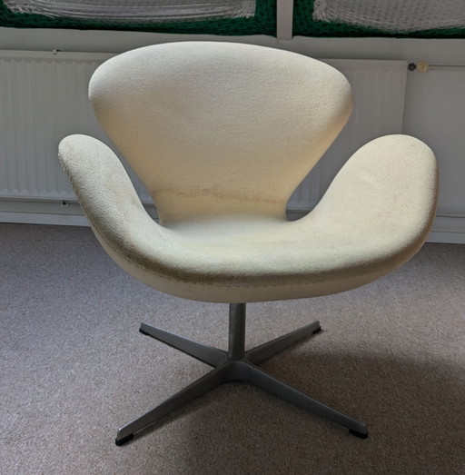 Fauteuil Swan 3320 de Fritz Hansen remis à neuf