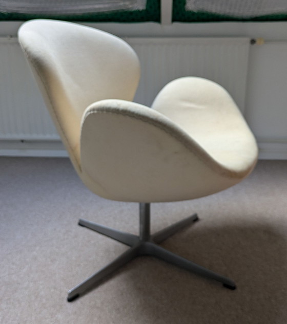 Image 1 of Fauteuil Swan 3320 de Fritz Hansen remis à neuf