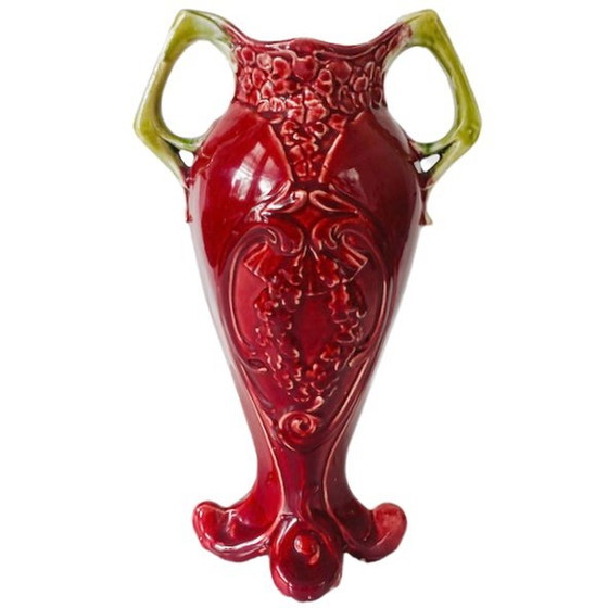 Image 1 of Vase en majolique de style art déco rouge cerise barbotine 1970