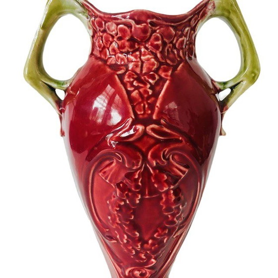 Image 1 of Vase en majolique de style art déco rouge cerise barbotine 1970