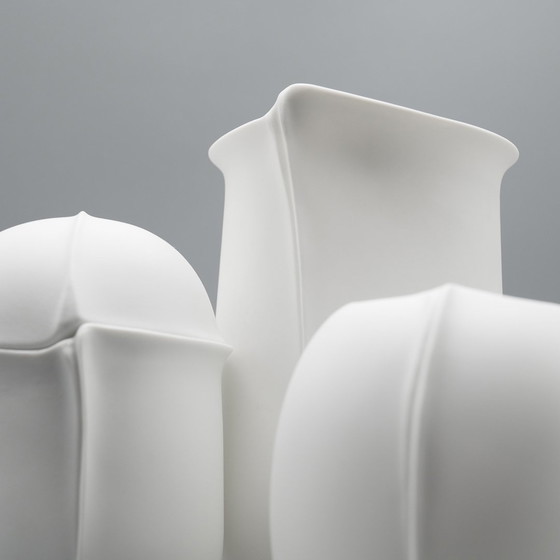 Image 1 of Hutschenreuther Vase en Porcelaine Bisque Trio Fine White Matte Mcm Eggshell Shaped