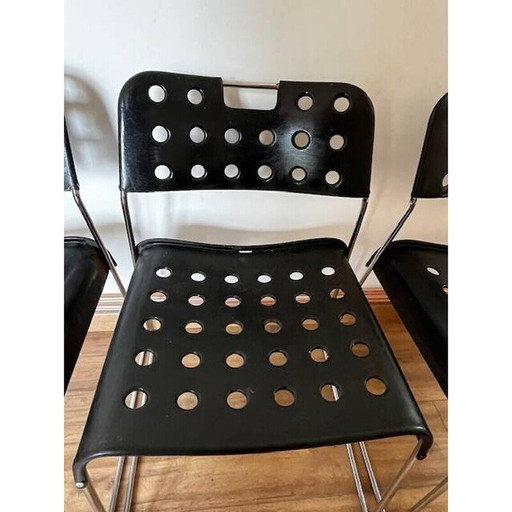 Ensemble de 4 chaises noires vintage Omstak par Rodney Kinsman