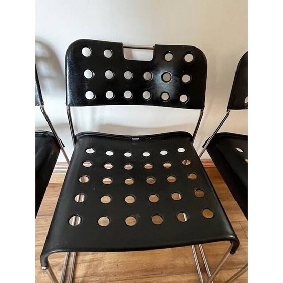 Image 1 of Ensemble de 4 chaises noires vintage Omstak par Rodney Kinsman
