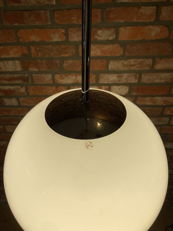 Image 1 of Grande lampe suspendue à boule de Peill Putzler, Allemagne, années 1970