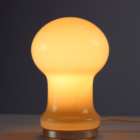 Image 1 of Lampe de table vintage en verre opalin beige par Ivan Jakes pour Opp Jihlava, Tchécoslovaquie 1960
