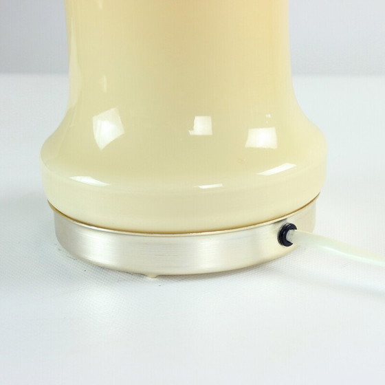 Image 1 of Lampe de table vintage en verre opalin beige par Ivan Jakes pour Opp Jihlava, Tchécoslovaquie 1960
