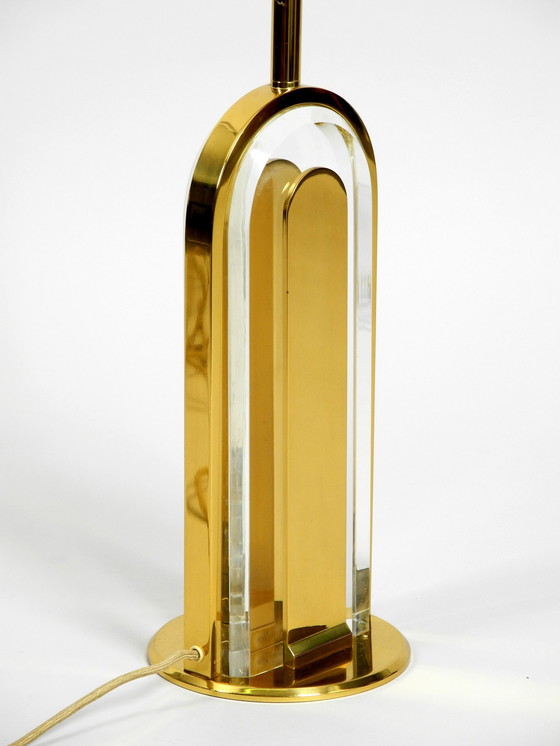 Image 1 of Très rare lampe de table Xxl en laiton et verre des années 1970 de la collection Vereinigte Werkstätten