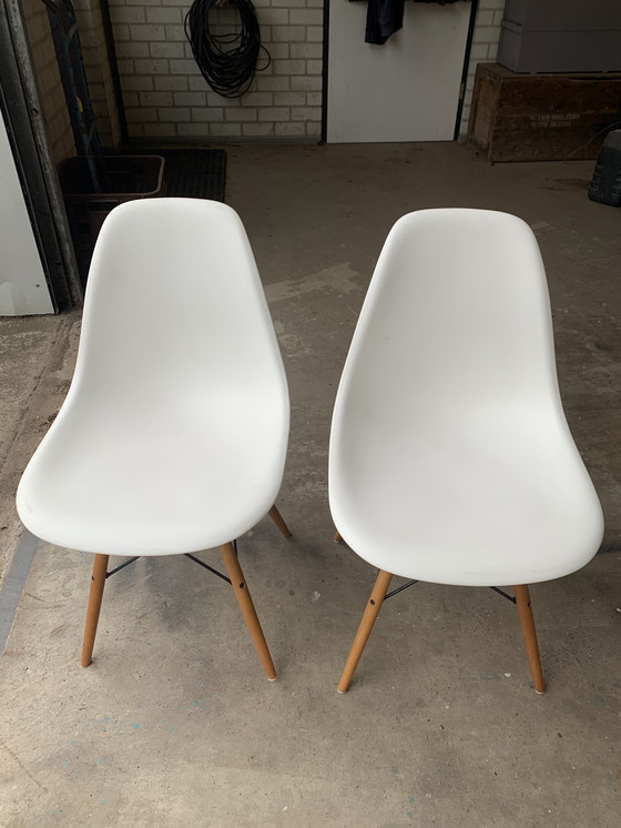 Image 1 of 4x Chaise Eames en plastique