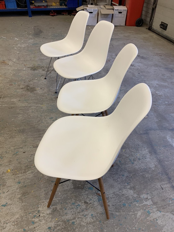 Image 1 of 4x Chaise Eames en plastique