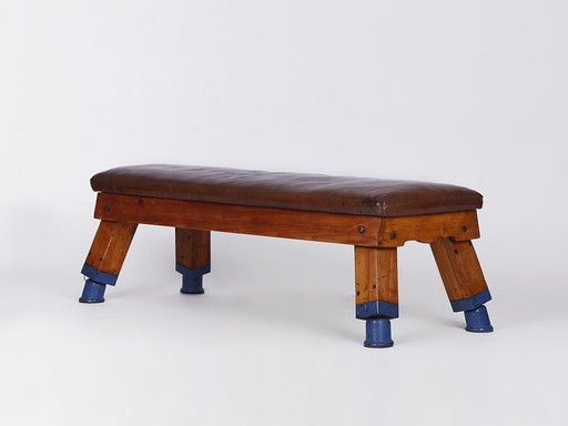 Banc de gymnastique classique en cuir, années 1930