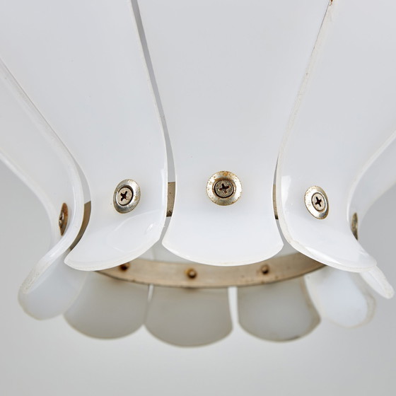 Image 1 of Pendentif en plastique de forme organique