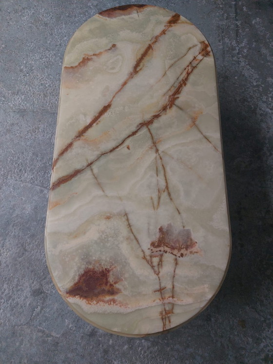 Image 1 of Table basse ovale en onyx