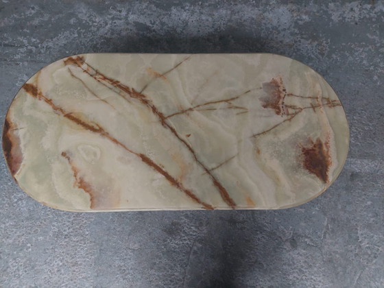 Image 1 of Table basse ovale en onyx