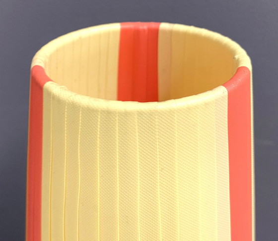 Image 1 of Lampe de table en ruban jaune et rouge, base tripode en bois 1950S