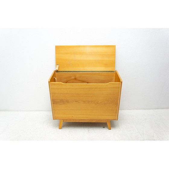 Image 1 of Commode vintage en hêtre par Bohumil Landsman pour Jitona, Tchécoslovaquie 1960