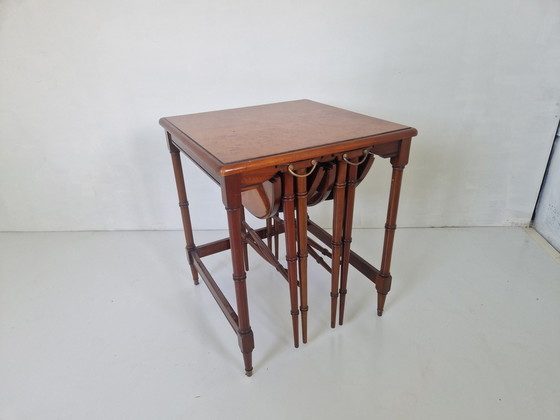 Image 1 of Tables gigognes en bois d'acajou