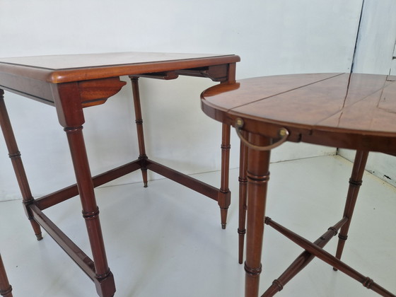 Image 1 of Tables gigognes en bois d'acajou