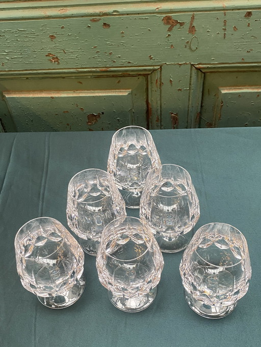 Ensemble de verres à cognac en cristal taillé