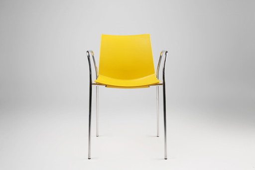Chaise jaune du milieu du siècle avec structure en métal et assise en plastique, Belgique