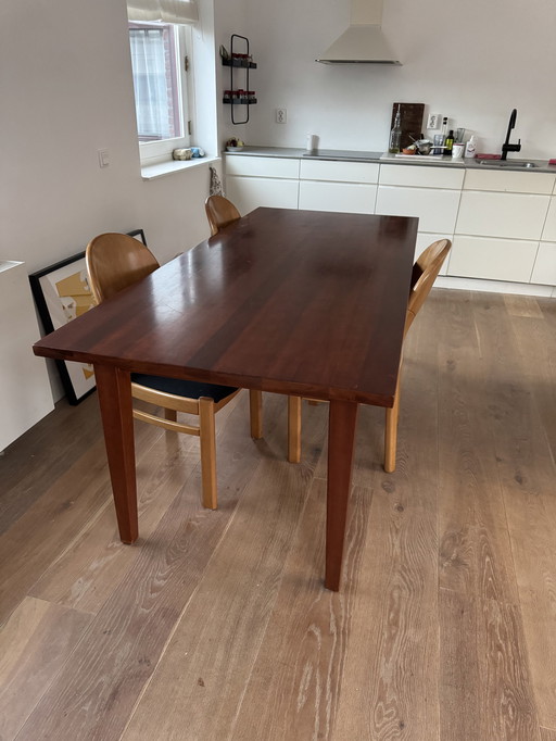 Table à manger en bois