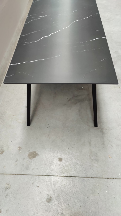 Table de salle à manger en céramique 300X90Cm - Noir