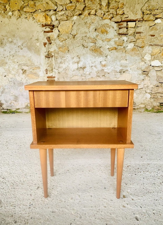 Image 1 of Table de nuit de style scandinave Mid Century par Capelle, 1970S