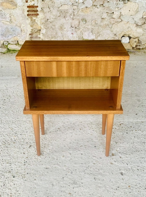 Image 1 of Table de nuit de style scandinave Mid Century par Capelle, 1970S