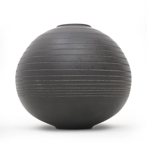 Vase sphérique en céramique noire par Andrea Mannuzza pour Il Tondo, 1980S