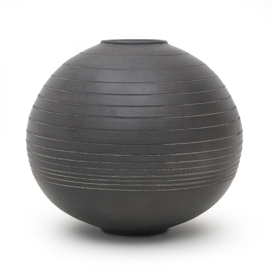 Image 1 of Vase sphérique en céramique noire par Andrea Mannuzza pour Il Tondo, 1980S