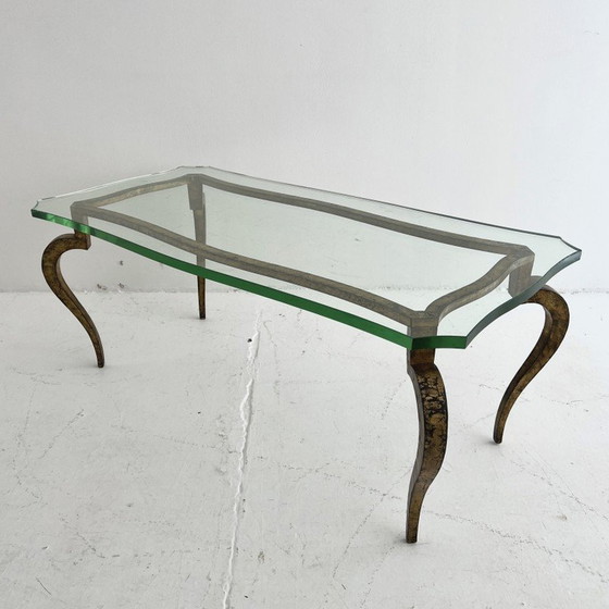 Image 1 of Table basse vintage en fer doré et verre par Maison Ramsay