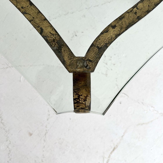 Image 1 of Table basse vintage en fer doré et verre par Maison Ramsay