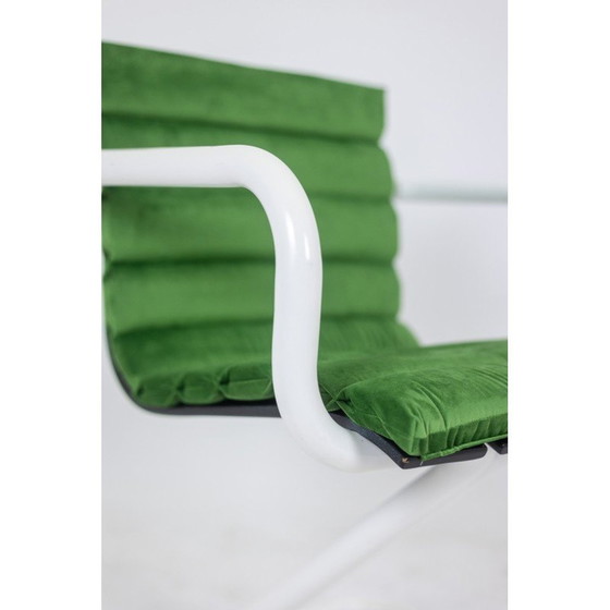 Image 1 of Lot de 6 fauteuils vintage en métal laqué blanc et velours, Danemark 1970