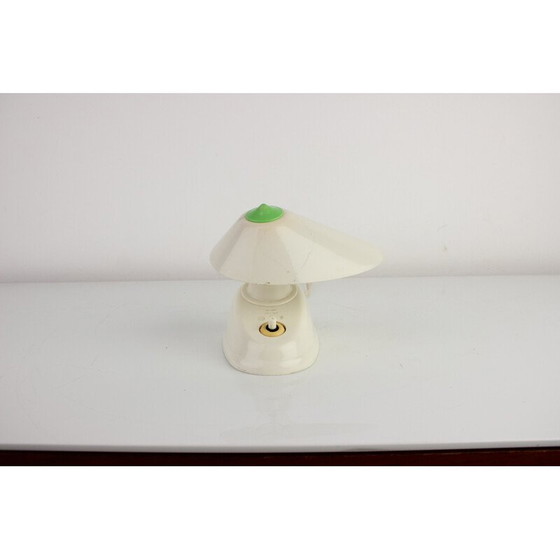 Image 1 of Lampe de table en bakélite blanche du Mid Century, Tchécoslovaquie, années 1960