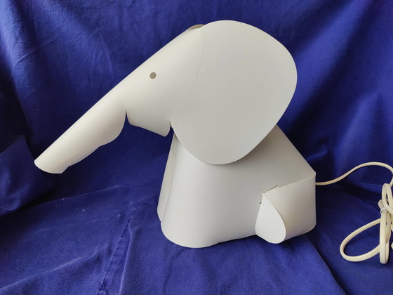 Image 1 of Lampe Veilleuse Eléphant Dans Le Goût De Zoolight