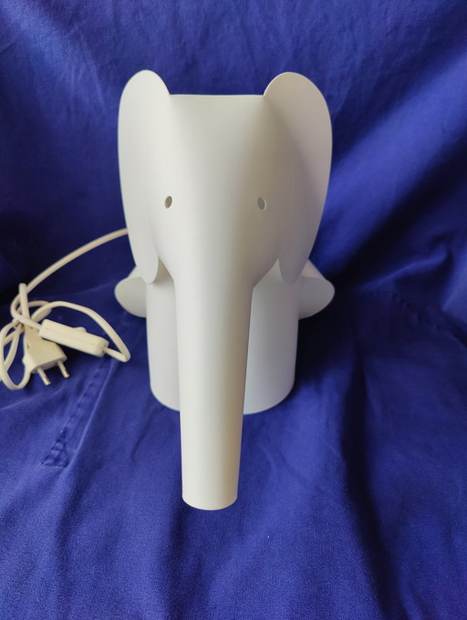 Lampe Veilleuse Eléphant Dans Le Goût De Zoolight